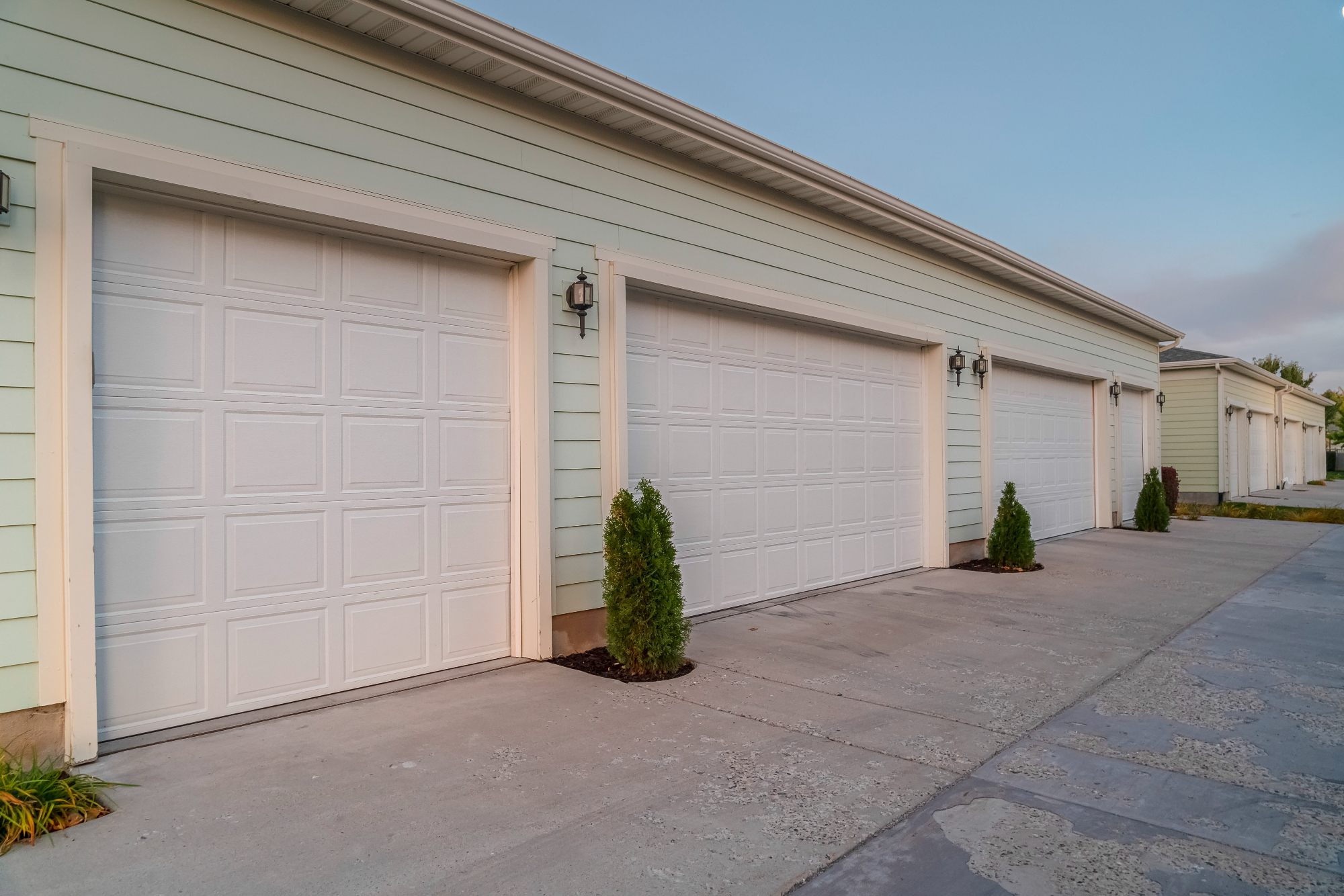 Ob postavitvi garaže si je potrebno izbrati dobra garažna vrata